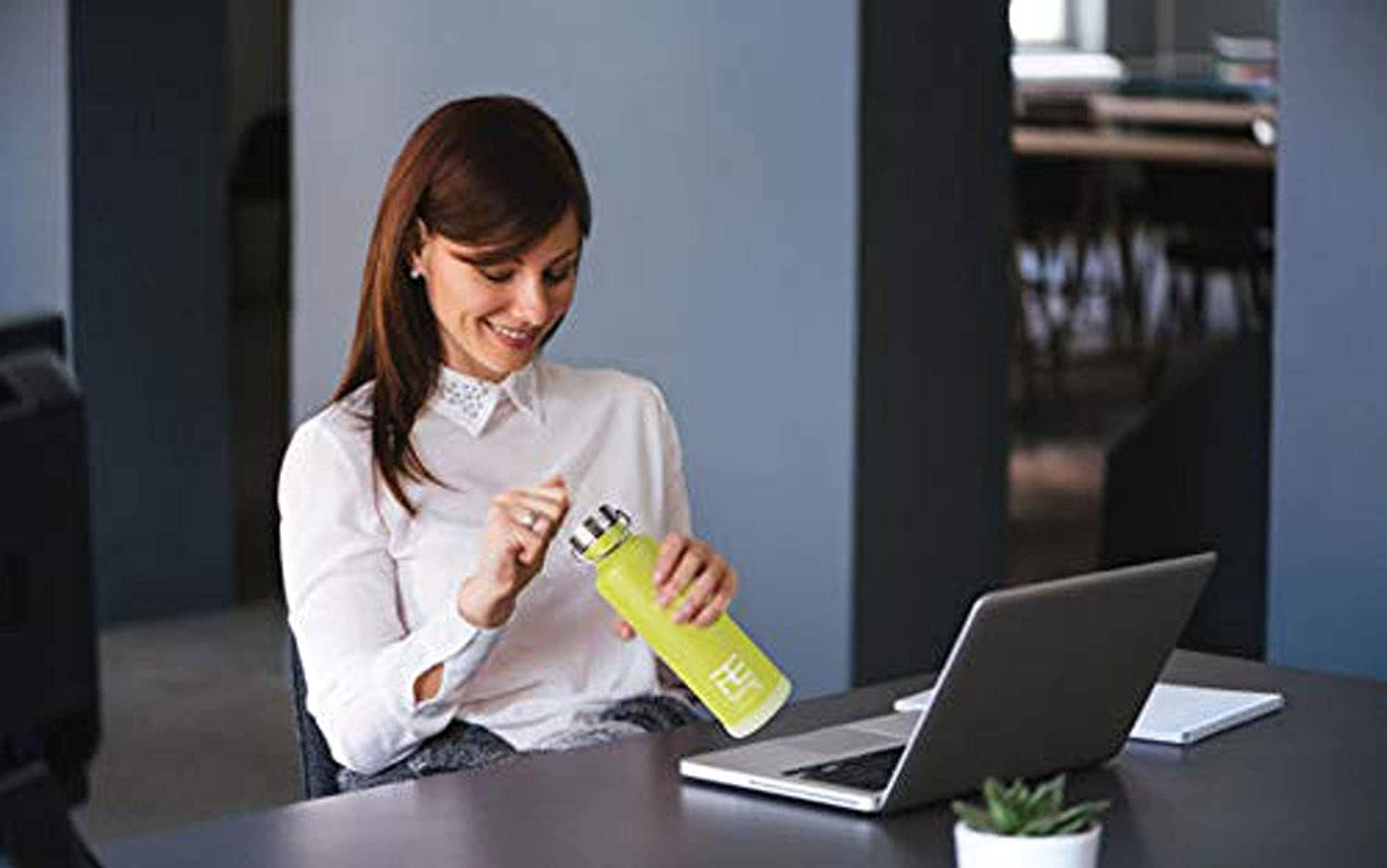 25Oz Insulated Water Bottle with Straw, Bonus Lids and Leak Proof Flask to Keep Liquids Hot or Cold- Triple Wall Vacuum Water Bottle Insulated, Perfect for Gifts